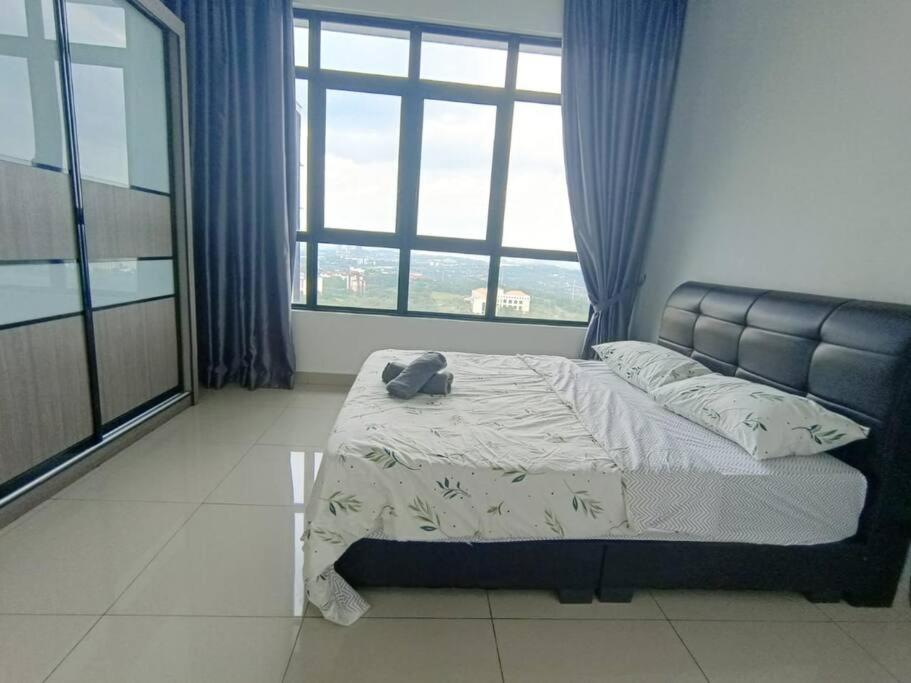 Conezion, nice view, beside ioi city mall, opposite hospital serdang, beside Uniteen&UPM, Putrajaya Esterno foto
