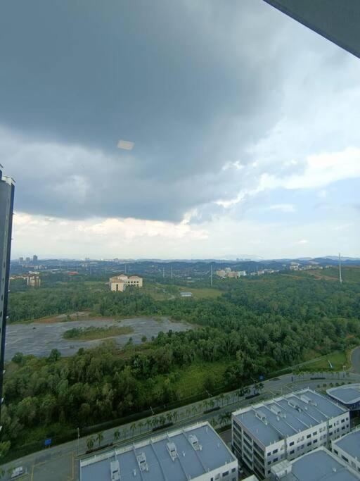 Conezion, nice view, beside ioi city mall, opposite hospital serdang, beside Uniteen&UPM, Putrajaya Esterno foto
